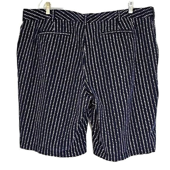 Lands' End Womens Sz 22W Blue Polka Dot Midrise Pockets Modest 11" Shorts - Picture 2 of 12